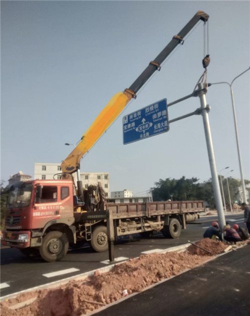 阿城区设备吊装租赁吊车要用多大吊车