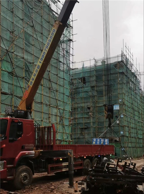 阿城区“慢工细活”—— 吊车的 “微动控制” 技术